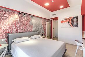 National Square Napoli