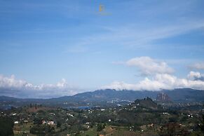 MONTECIELO HOSTING GUATAPE