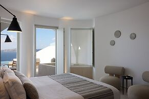 Omna Caldera Suites