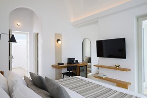Omna Caldera Suites