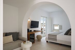Omna Caldera Suites