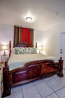 Miami Vacation Home 4 bedroom Parking.