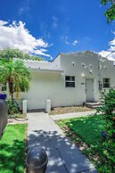 Miami Vacation Home 4 bedroom Parking.