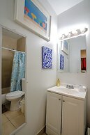 Miami Vacation Home 4 bedroom Parking.