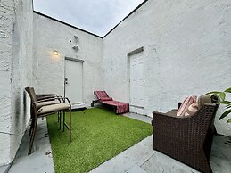 Miami Vacation Home 4 bedroom Parking.