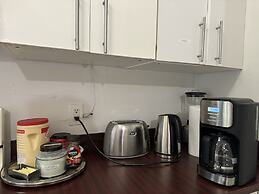 Miami Vacation Home 4 bedroom Parking.