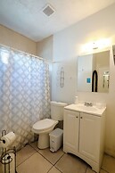 Miami Vacation Home 4 bedroom Parking.