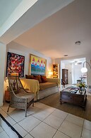 Miami Vacation Home 4 bedroom Parking.