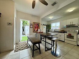 Miami Vacation Home 4 bedroom Parking.