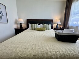 Miami Vacation Home 4 bedroom Parking.