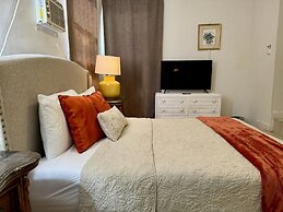 Miami Vacation Home 4 bedroom Parking.