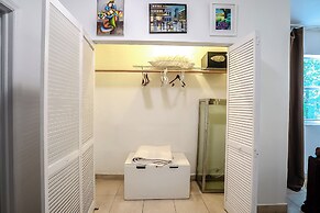 Miami Vacation Home 4 bedroom Parking.