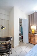 Miami Vacation Home 4 bedroom Parking.