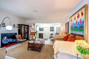 Miami Vacation Home 4 bedroom Parking.