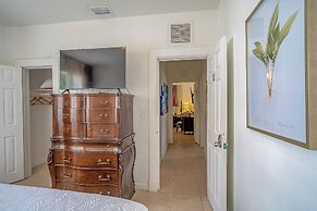 Miami Vacation Home 4 bedroom Parking.