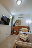 Miami Vacation Home 4 bedroom Parking.