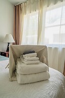 Miami Vacation Home 4 bedroom Parking.