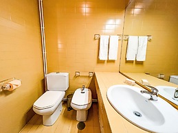 Seaside Elegance and Tranquility