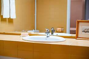 Seaside Elegance and Tranquility