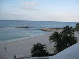 Luxury 1-bed Apartment in Montego Bay