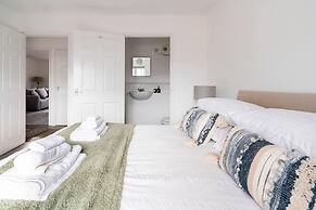 Immaculate 2-bed Apartment in Welwyn Garden City