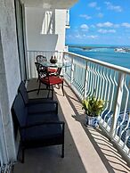 Miami Brickell unit Balcony Pool 1 pkg