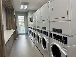 Miami Brickell unit Balcony Pool 1 pkg