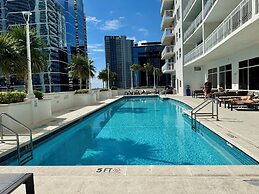 Miami Brickell unit Balcony Pool 1 pkg