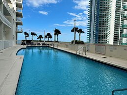 Miami Brickell unit Balcony Pool 1 pkg