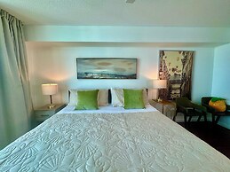 Miami Brickell unit Balcony Pool 1 pkg