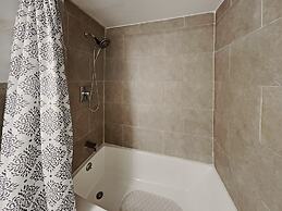 Miami Townhouse with Patio Gazebo