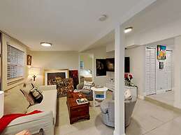 Miami Townhouse with Patio Gazebo