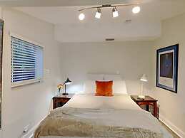 Miami Townhouse with Patio Gazebo