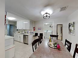 Miami Townhouse with Patio Gazebo