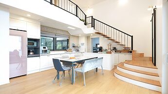 Jeju Geunalohu Pension