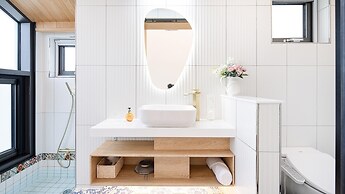 Jeju Geunalohu Pension