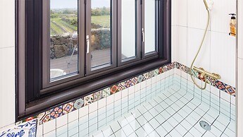 Jeju Geunalohu Pension