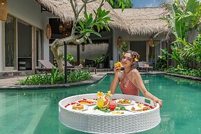 Brand New Luxury 3BR Villa Ethnic Ubud 3