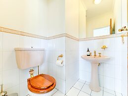 Classic Hampton Retreat