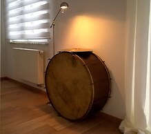 Almost White, Near Train, Metro N7688