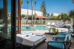 Noble Hotel Suites - Adults Only