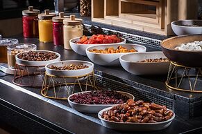 Noble Hotel Suites - Adults Only