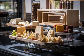 Noble Hotel Suites - Adults Only