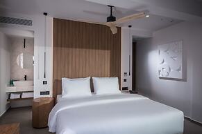 Noble Hotel Suites - Adults Only