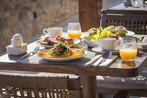 Noble Hotel Suites - Adults Only