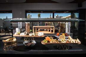 Noble Hotel Suites - Adults Only