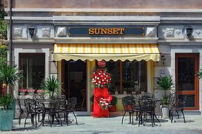 Sunset Bay Retreat Hotel