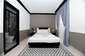 Sunset Bay Retreat Hotel