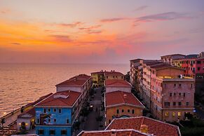 Sunset Bay Retreat Hotel