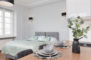 Chmielna 1/3 Studio #3 by Renters